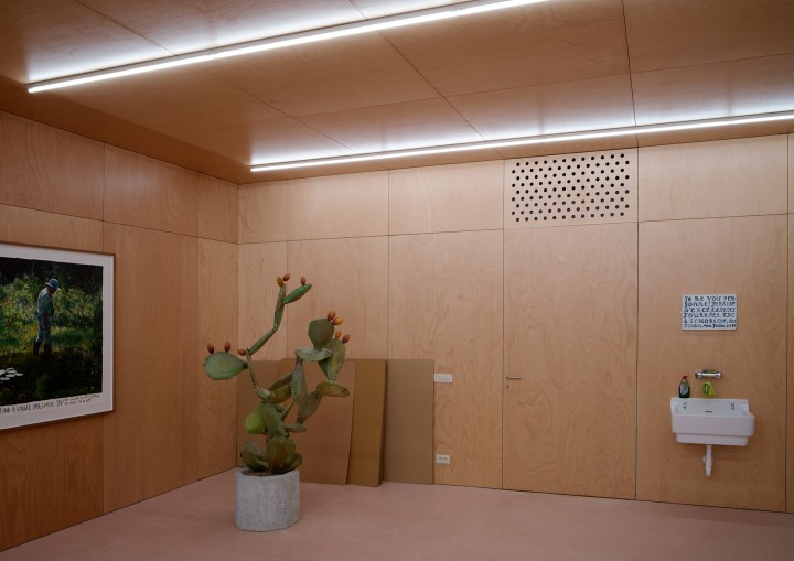 349 photo 4